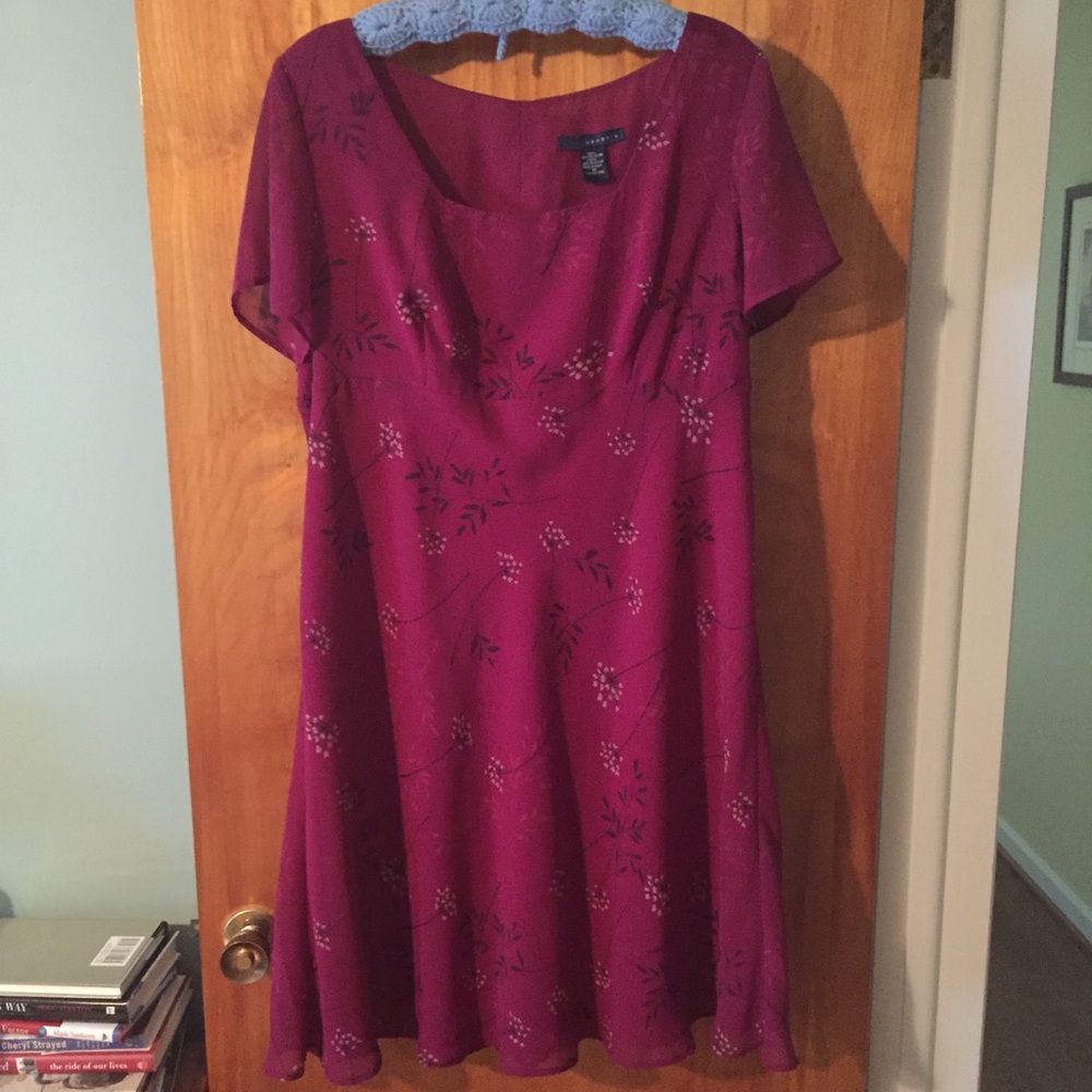 Feminine Floral Empire Waist Dress